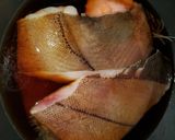 はちみつ醤油で煮魚 ナメタガレイ作り方2写真