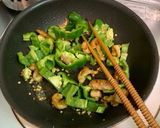 簡単つまみ！鶏皮とピーマン炒め作り方4写真