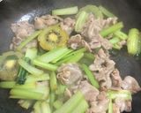ゼスプリキウイの豚肉小松菜炒め作り方2写真