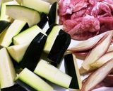 豚肉と夏野菜の黒酢炒め作り方1写真