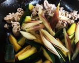 豚肉と夏野菜の黒酢炒め作り方4写真