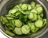 味付け不要♪きゅうりのフレークあえ作り方2写真