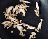 水菜としめじのオイスター炒め作り方3写真