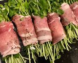 豆苗の肉巻き〜にんにく醤油ソース〜作り方2写真