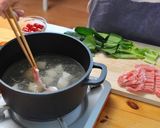 豚しゃぶとナガイモのみそ汁作り方3写真