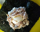 蒸し塩豚とゆで卵のおにぎらず作り方1写真