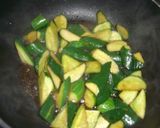 きゅうりと豚肉のピリ辛ラー油炒め作り方3写真