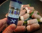 巻いて焼くだけ！豚肉の梅しそチーズソテー作り方6写真