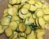ズッキーニと玉ねぎの野菜炒め作り方5写真