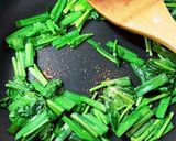 ほうれん草とニラの麻婆スタミナ丼作り方2写真