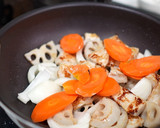 やわらか鶏むね肉とさつまいもの黒酢炒め作り方16写真