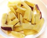 サツマイモと豚肉の甘辛炒め作り方1写真