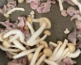 豚肉とシメジのバジルコンソメ炒め作り方1写真