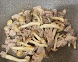 豚肉とシメジのバジルコンソメ炒め作り方2写真