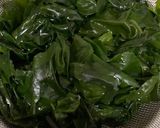 水溶性食物繊維！ワカメとキノコの梅肉和え作り方1写真