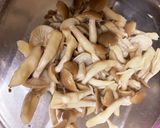 水溶性食物繊維！ワカメとキノコの梅肉和え作り方3写真