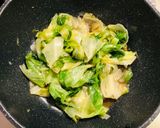 ３分おつまみ「レタスのバターソテー」作り方7写真