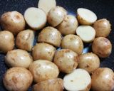 揚げずに香ばしく♪新じゃがガーリック風味作り方1写真