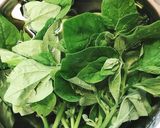 つる菜としめじのごま和え作り方1写真