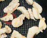 鶏むね肉の生バジル＆バター炒め作り方2写真