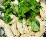 鶏むね肉の生バジル＆バター炒め作り方3写真