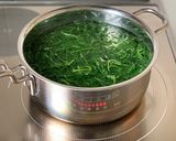 サッパリ♪【豚とおかひじきの梅マヨ和え】作り方1写真