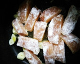 簡単♡ふかふかメカジキのトマト煮込み作り方3写真