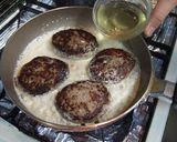 粒マスタードソース煮込みハンバーグ作り方6写真