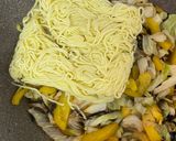 塩昆布とパプリカの青じそ焼きそば作り方3写真