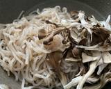 糸こんにゃくと舞茸のすき焼き風炒め煮作り方1写真