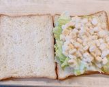 簡単！レタスとコーンマヨのサンドイッチ作り方5写真