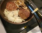 簡単数分で！　ハンバーグ(バーガー用)作り方5写真