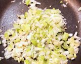 満腹・満足！中華風肉味噌うどん作り方3写真
