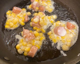 とうもろこしとウインナーの一口かき揚げ作り方6写真