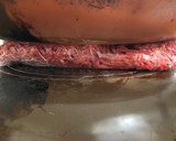 カチカチの冷凍肉を素早く解凍する方法作り方1写真