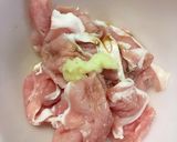 豚肉の薄切りと食べラーで！ピリ辛油淋鶏風作り方2写真