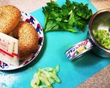 セロリたっぷりツナベーグルサンド作り方1写真