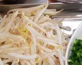 お二人さんの☆もやしと挽き肉炒め！作り方1写真