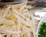 お二人さんの☆もやしと挽き肉炒め！作り方1写真