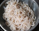 丼にも♪鶏ミンチ糸コン夏野菜の甘辛炒め作り方1写真