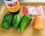 材料４つ！ピーマンと人参の鰹炒め作り方1写真