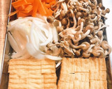 手羽元と厚揚げのトマト煮込み作り方2写真