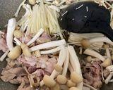 すき焼き風！豚キノコ炒め作り方1写真
