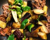 ナスとピーマンの牛肉にんにく炒め *☻*作り方5写真