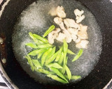 捨てずにもう一品♡鶏肉汁と鶏皮のスープ作り方4写真