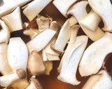 旨味たっぷり＊麩とエリンギのお吸い物作り方4写真