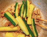 ラー油でピリ辛☆きゅうりと豚肉の炒めもの作り方5写真