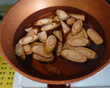 ヨウサマの減塩牛肉とゴボウと蒟蒻の煮物作り方1写真