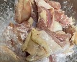 賄い！鶏もも肉とトマトのバジルチーズ炒め作り方1写真