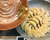 冷凍餃子で、餃子を丸く焼く方法作り方5写真